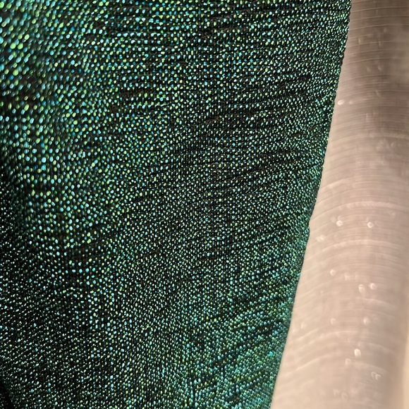 Shimmery Green/ Blue / Black Rouched Maggy London Dress - Picture 4 of 4